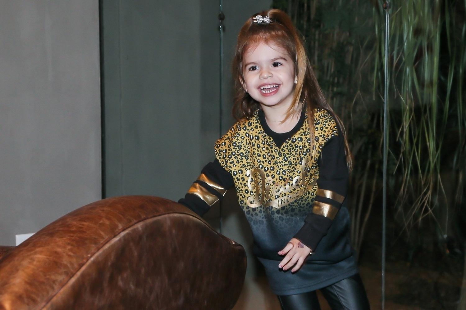 Valentina, filha de Ceará e Mirella, se diverte na festa de aniversário da mãe, que aconteceu na casa da família em São Paulo - Manuela Scarpa/Brazil News