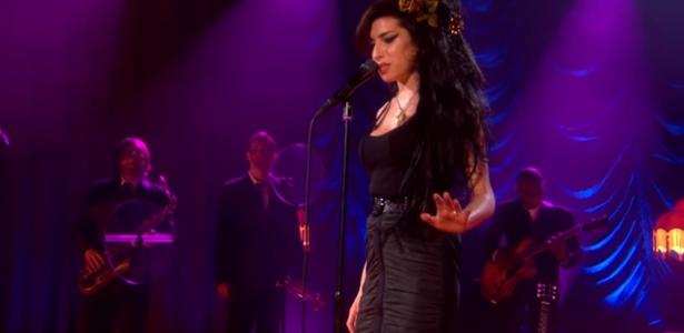 Faleceu em julho de 2011 | Dez anos após a morte, família de Amy Winehouse quer recuperar sua imagem