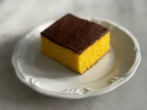 Bolo de cenoura com casquinha crocante