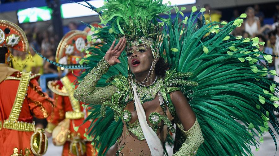 Imperatriz Leopoldinense, campeã do Carnaval do Rio 2023, se apresenta em Copacabana