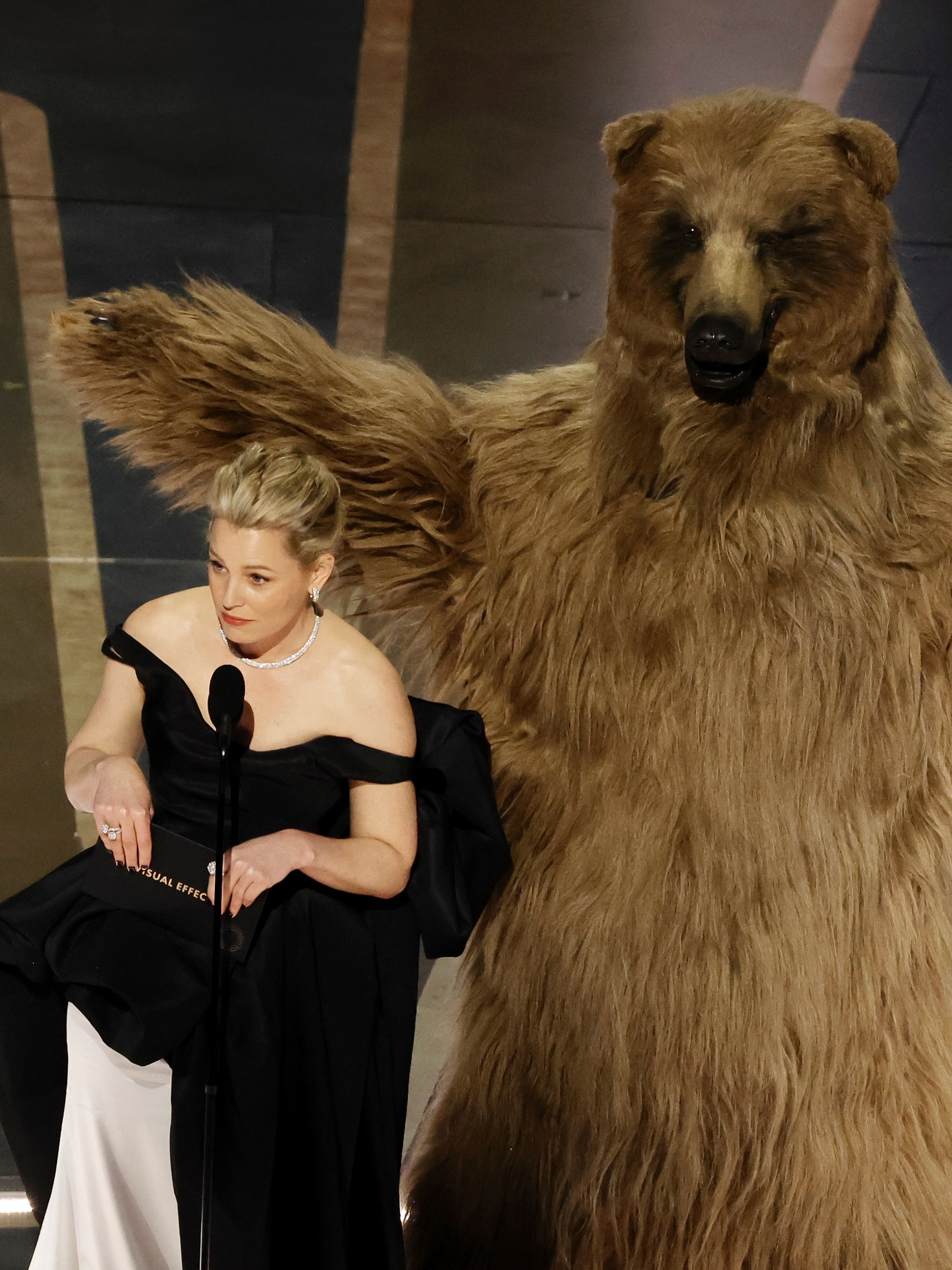 O Urso do Pó Branco” e mais estreias no Cinemark