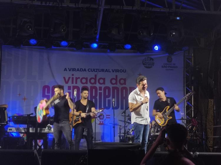 Marcos e Belutti cantam sucessos na Virada Cultural 