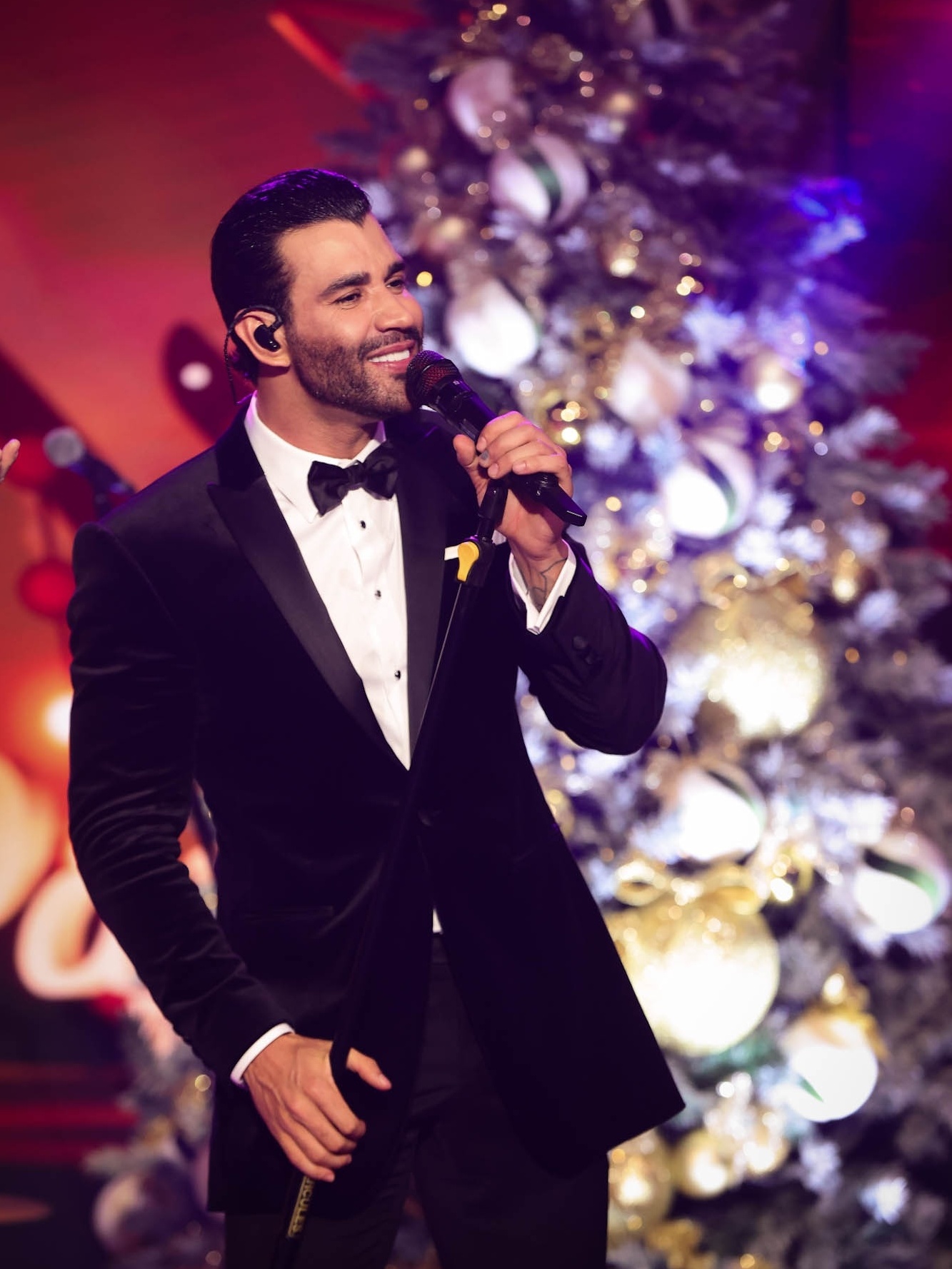 Gusttavo Lima grava especial Natal do Embaixador no SBT