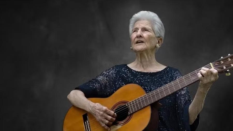 Ángela Álvarez ganhou o Grammy Latino em 2022, quando tinha 95 anos - Reprodução/Instagram