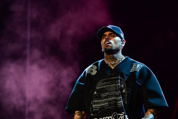 Chris Brown durante apresentação no Allianz Parque, na noite de sábado (21), em São Paulo