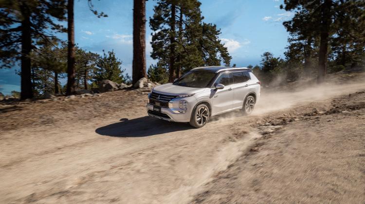 Mitsubishi Outlander PHEV Signature 2026 - Divulgação - Divulgação
