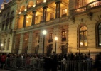 Público faz fila para entrar no Theatro Municipal na Virada Cultural - Marcio Ribeiro/Estadão Conteúdo