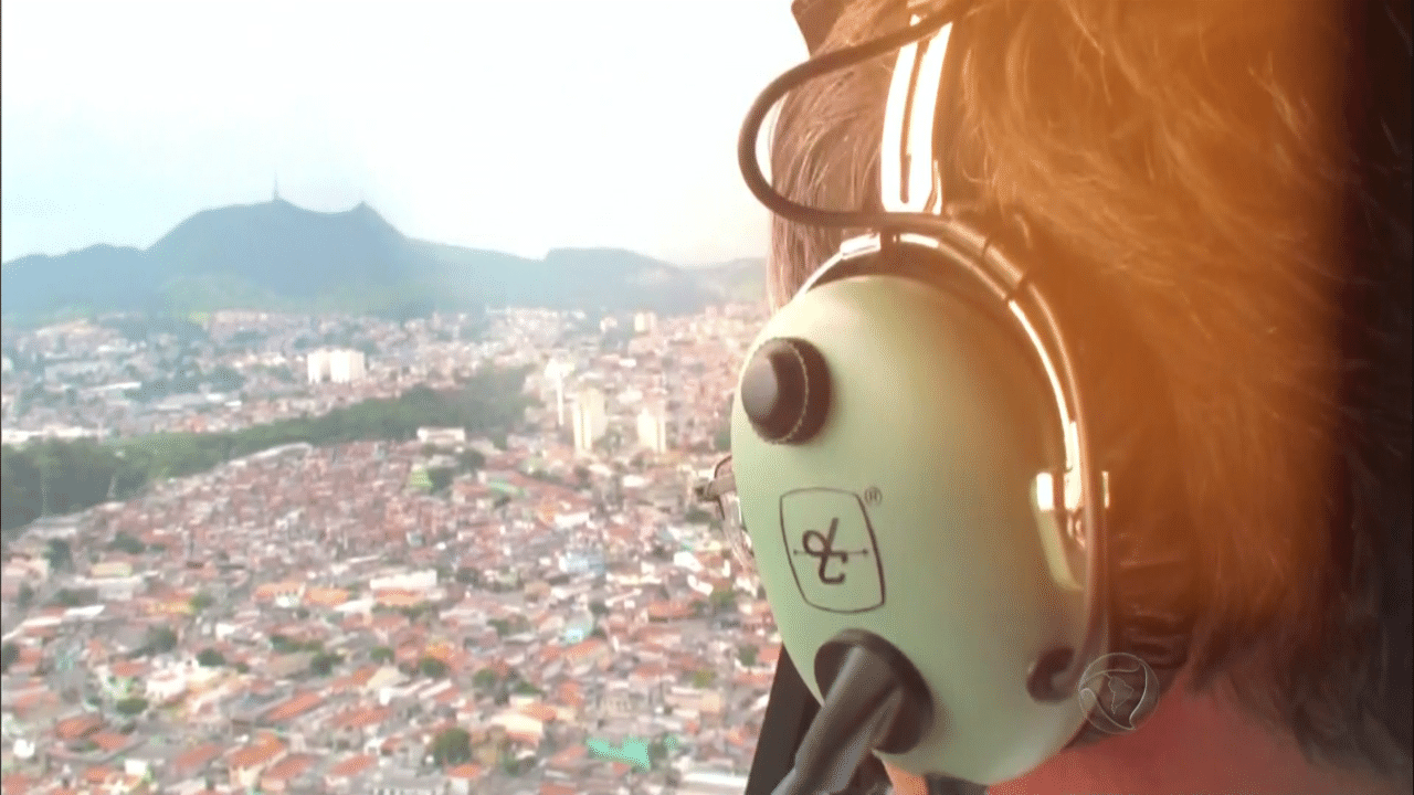 19.nov.2015 - JP reconheceu todos os bairros de SP - Reprodução/Record