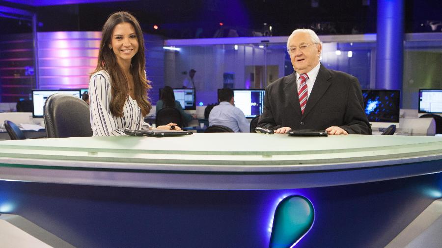 Boris Casoy apresenta o "Rede TV News", ao lado de Amanda Klein - Artur Igrecias/Divulgação/RedeTV!