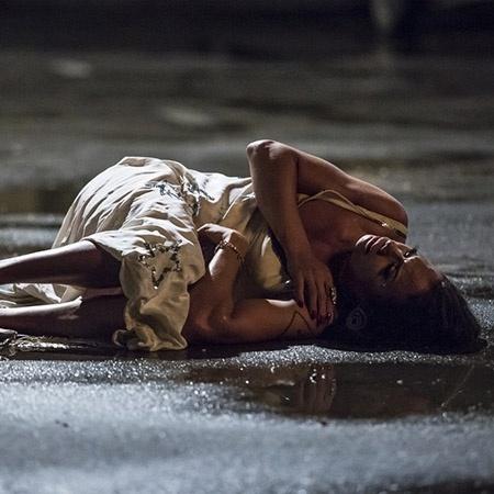 Elis Miranda fica jogada no chão depois de ser espancada pelo irmão  - Reprodução/Gshow - Reprodução/Gshow