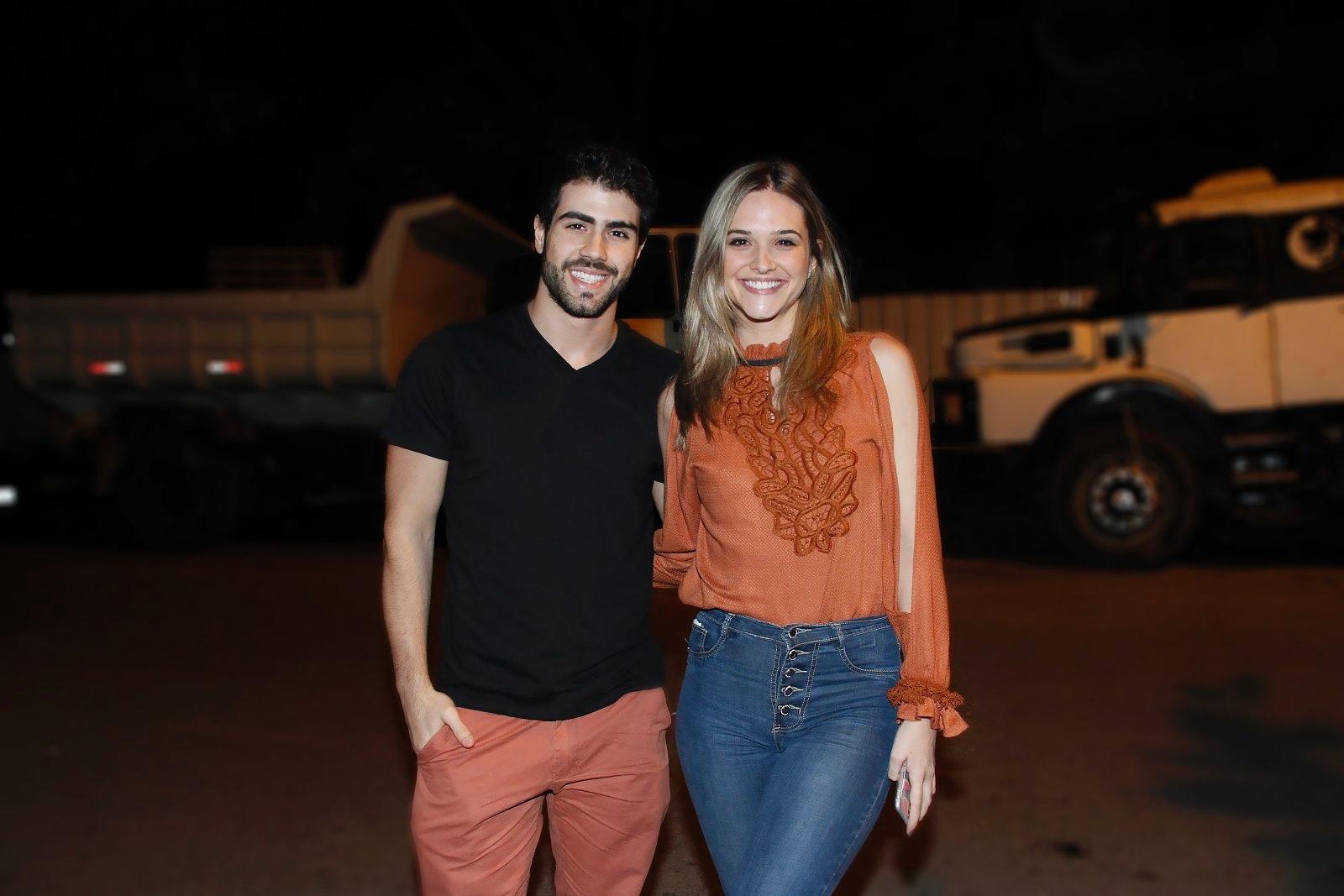 Juliana Paiva levou o namorado Juliano Laham - Marcos Ferreira / Brazil news