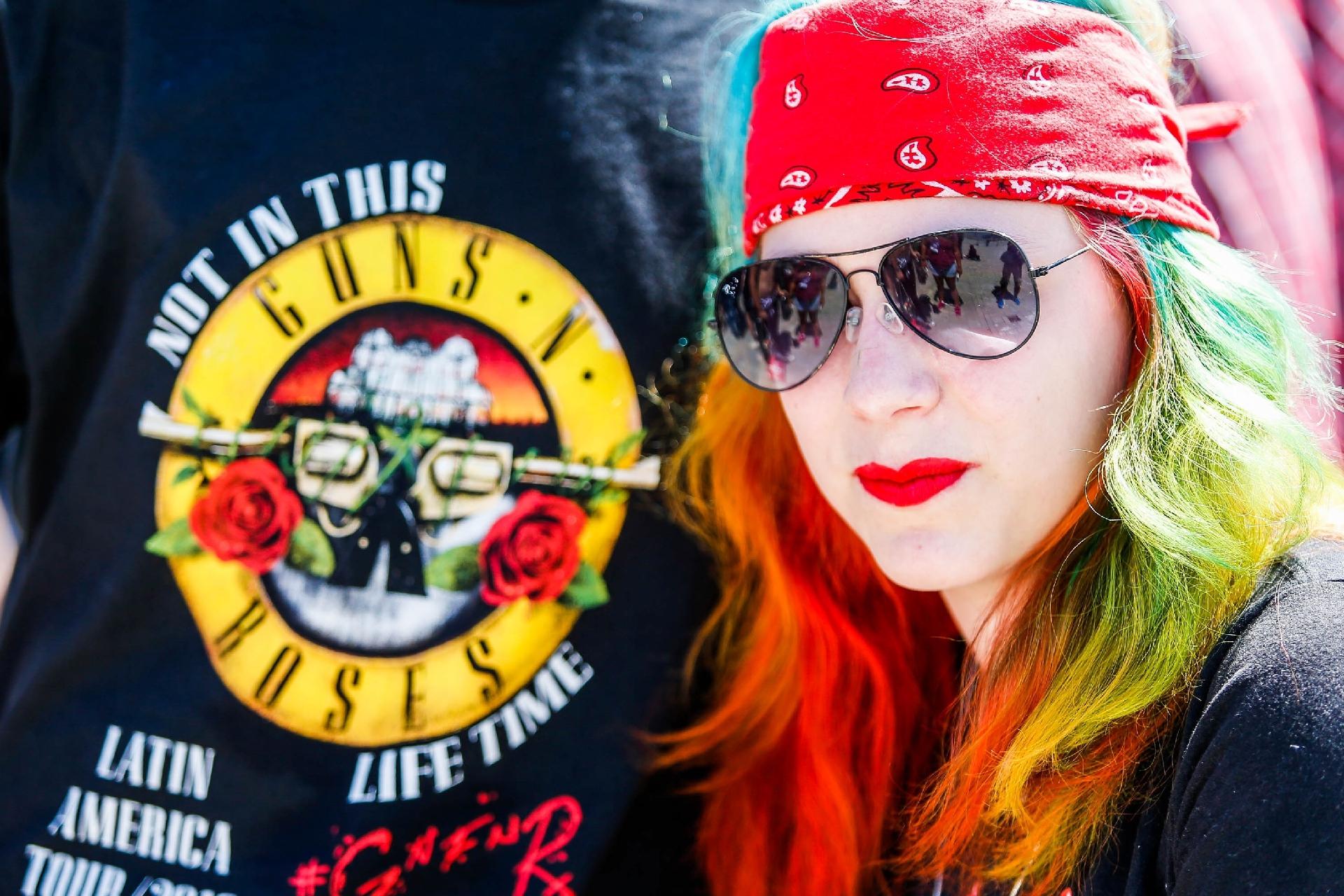 De bandana na cabeça, Yana Leal, veio do Belém do Pará só para ver seu ídolo Axl de perto - Marco Antonio Teixeira/UOL