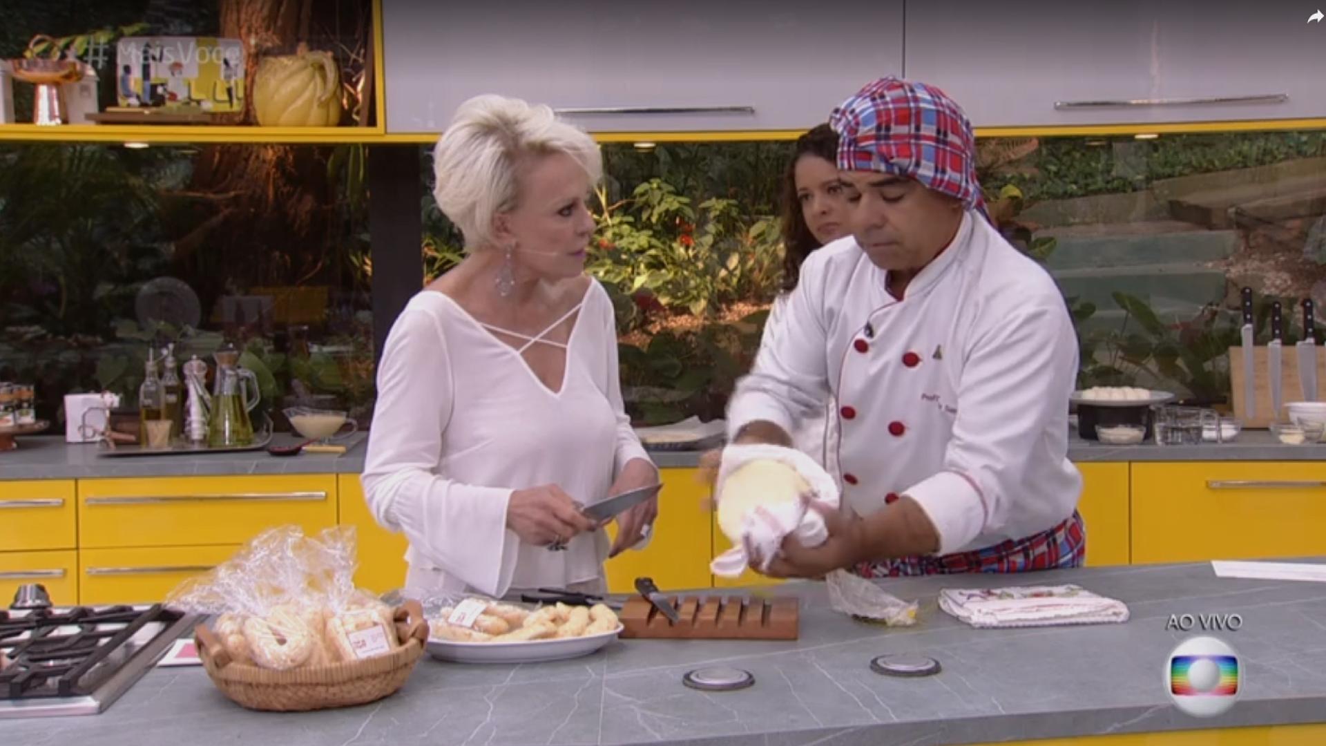 Ana Maria Braga comete deslize e passa pano de prato no nariz - Reprodução/TV Globo