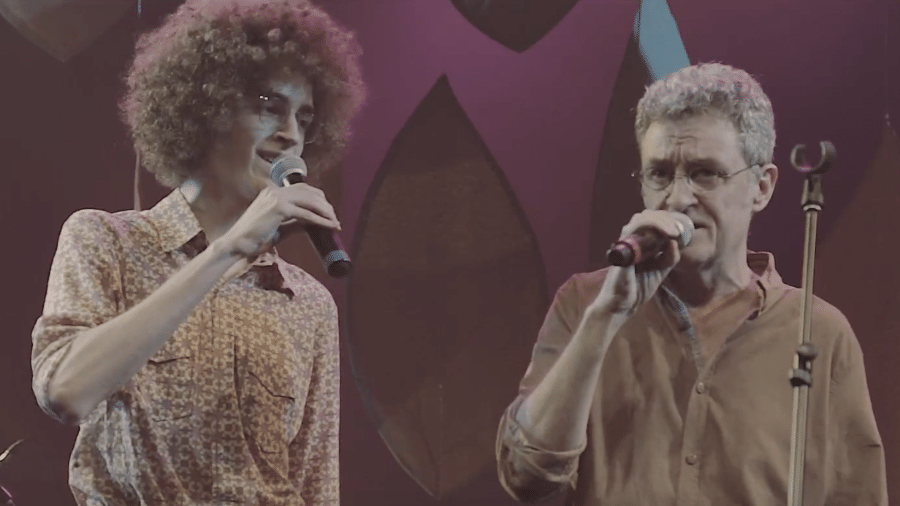 Chico Bernardes e Maurício Pereira cantam "Florida" e "Pan y Leche" gravadas ao vivo em show no Sesc Pompeia - Divulgação