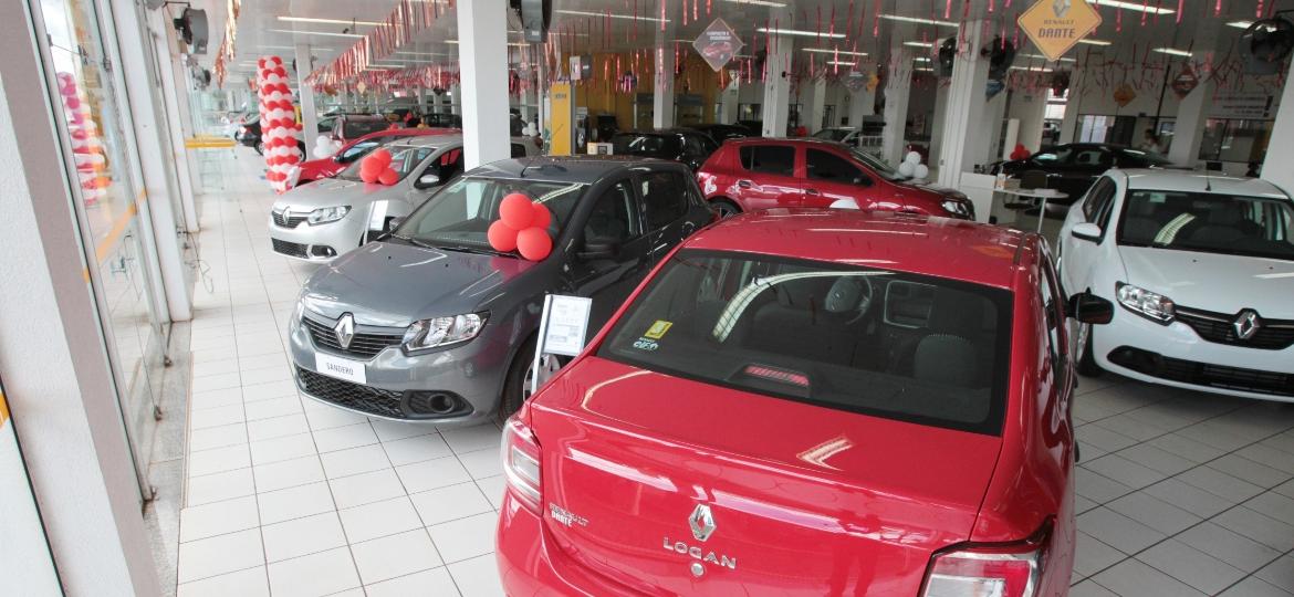 Projeção de crescimento nas vendas de carros e comerciais leves passou de 11% para 8% - Edson Silva/Folhapress
