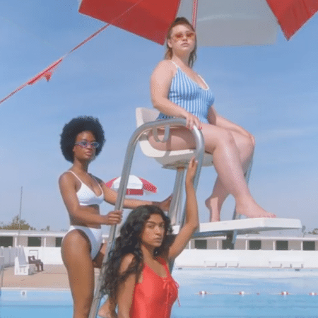 Modelos do comercial feito pela marca Billie para a campanha "Red, White, and You Do You" - Reprodução/Instagram/@billie