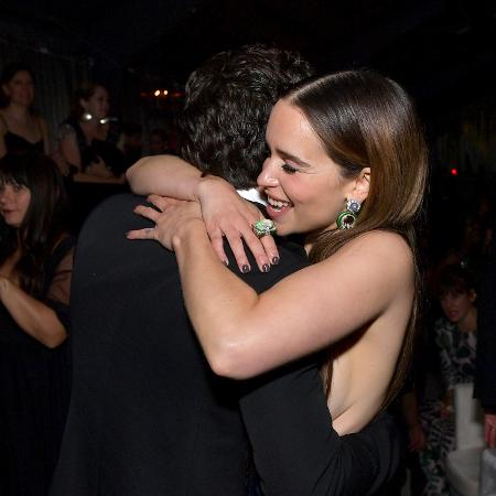 Kit Harington e Emilia Clarke se reencontram em festa pós-Emmy - Getty Images - Getty Images