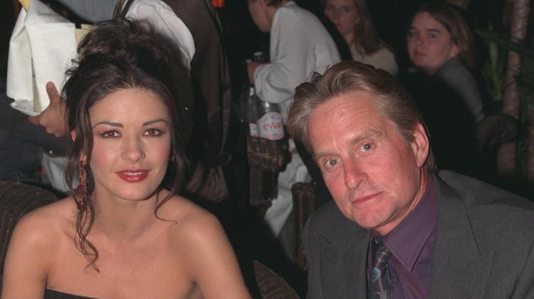 1998 - Catherine Zeta-Jones e Michael Douglas no Festival de Deauville - Eric Robert/Sygma via Getty Images - Eric Robert/Sygma via Getty Images