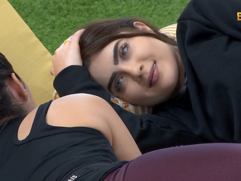 Jade diz que nem cogita 'ir para o edredom': 'Não tenho coragem'
