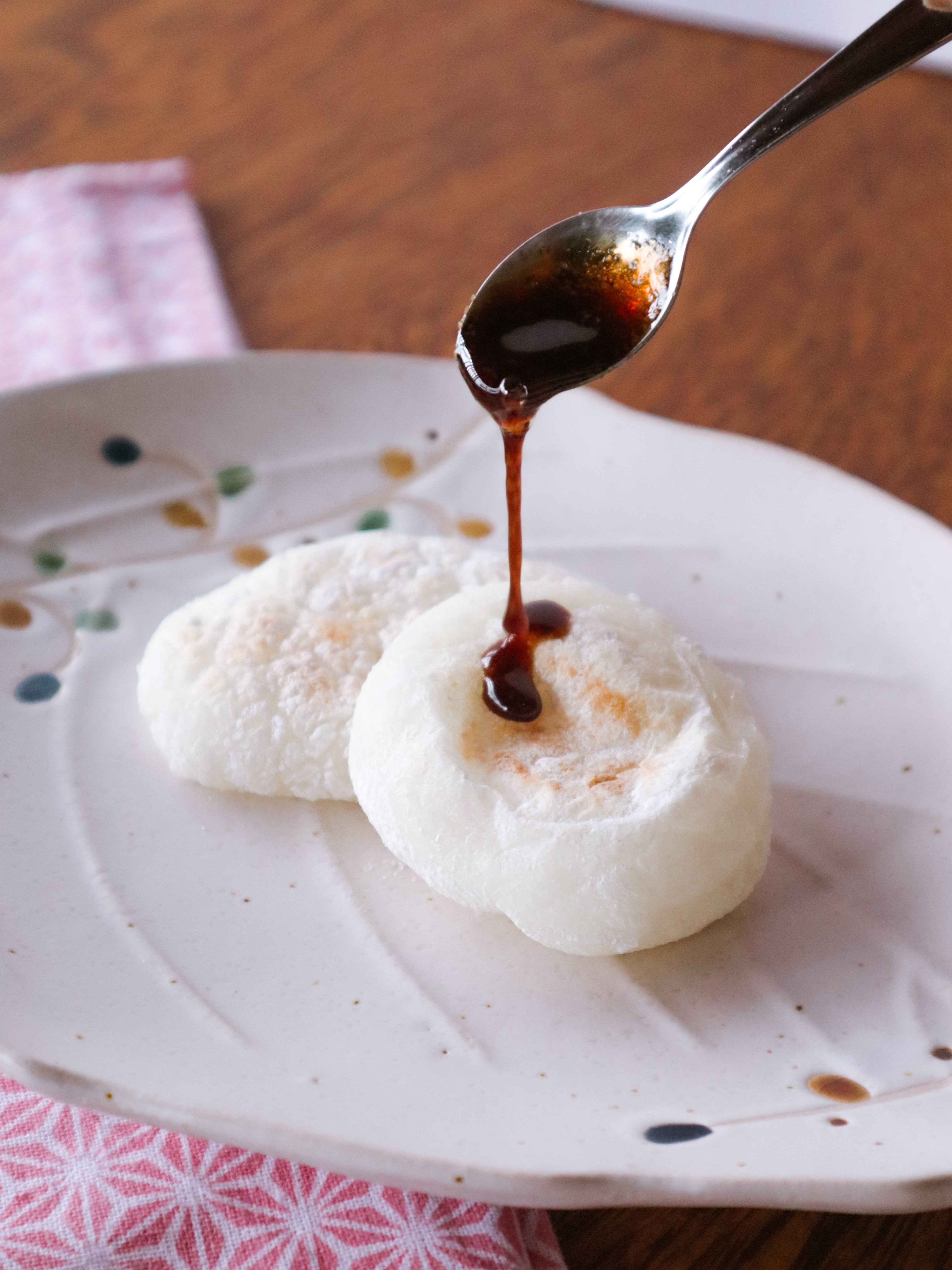 O que é Mochi? Conheça essa diferente comida japonesa - Blog do Pão