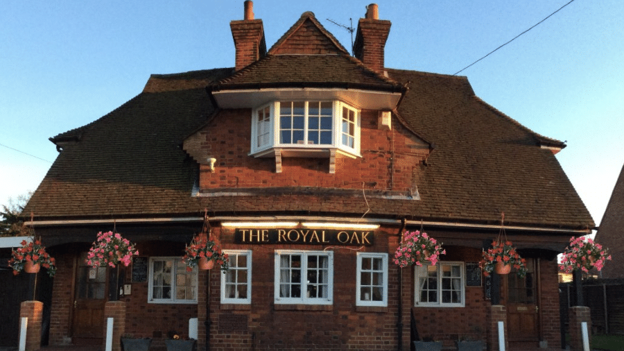 O pub The Royal Oak, em Woodstreet Village, recebeu o primeiro evento nudista da organização - Reprodução/Tripadvisor