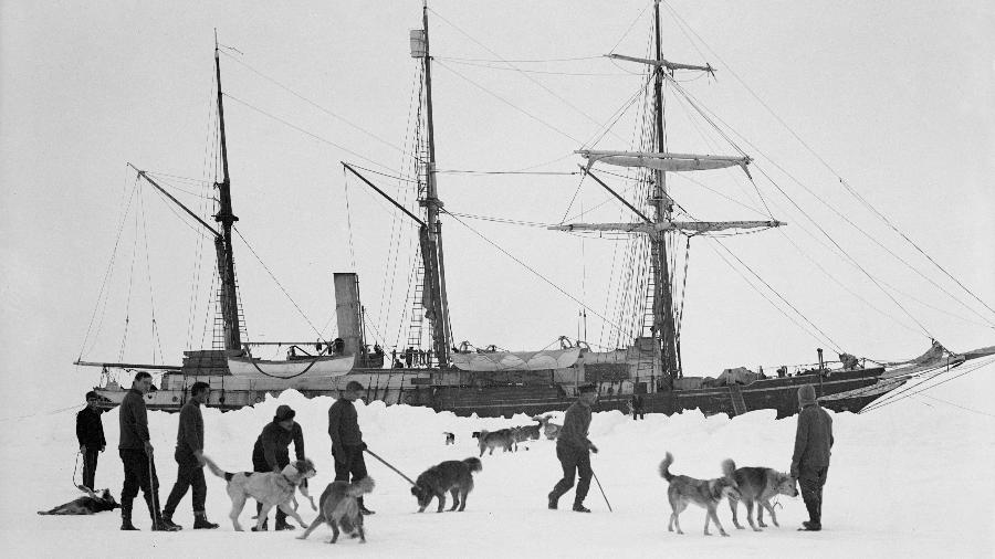 Endurance, o navio comandado pelo explorador Ernest Shackleton, ficou preso no gelo antártico: tripulação sobreviveu 