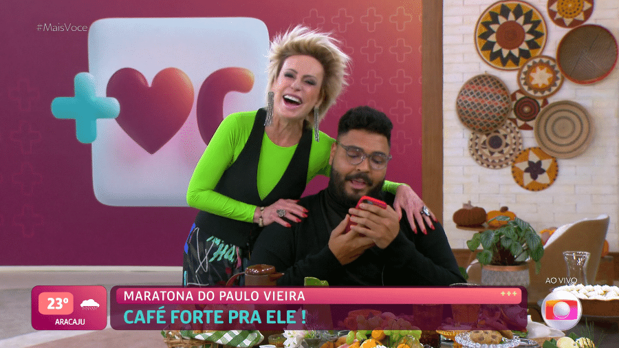 Ana Maria Braga se divertiu com áudio enviado pela mãe do comediante Paulo Vieira - Reprodução/Globoplay