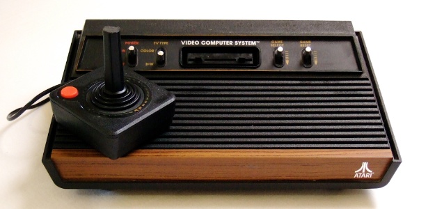 G1 > Games - NOTÍCIAS - Atari lança modelo retrô de videogame com 40 jogos