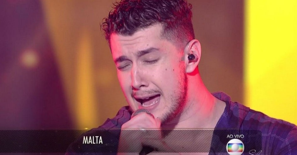 12.jul.2015 -  Malta volta a se apresentar no palco do "SuperStar", mas, desta vez, como banda convidada