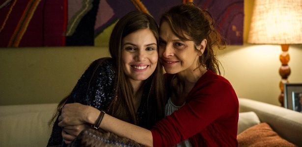 Camila Queiroz e Drica Moraes, como Carolina e Angel na novela "Verdades Secretas"
