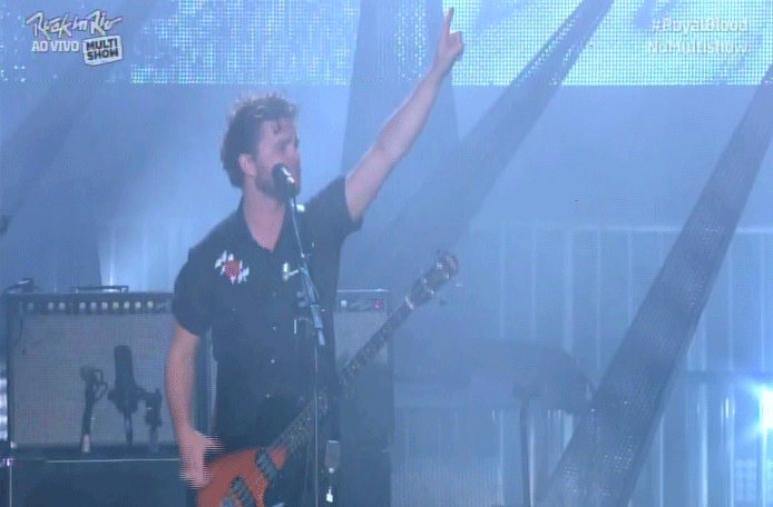 19.set.2015 - O grupo britânico Royal Blood começa a sua apresentação na segunda noite do Rock in Rio 2015 - Reprodução