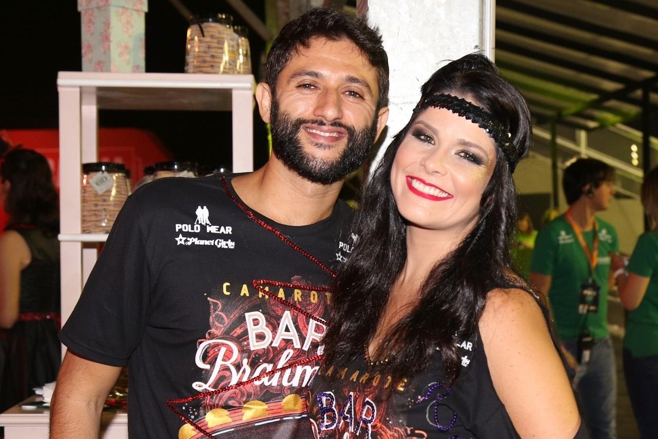 03.mar.2017 - A atriz Samara Felippo foi ao Anhembi com o namorado, Elidio Sanna - Deividi Correa/ AgNews