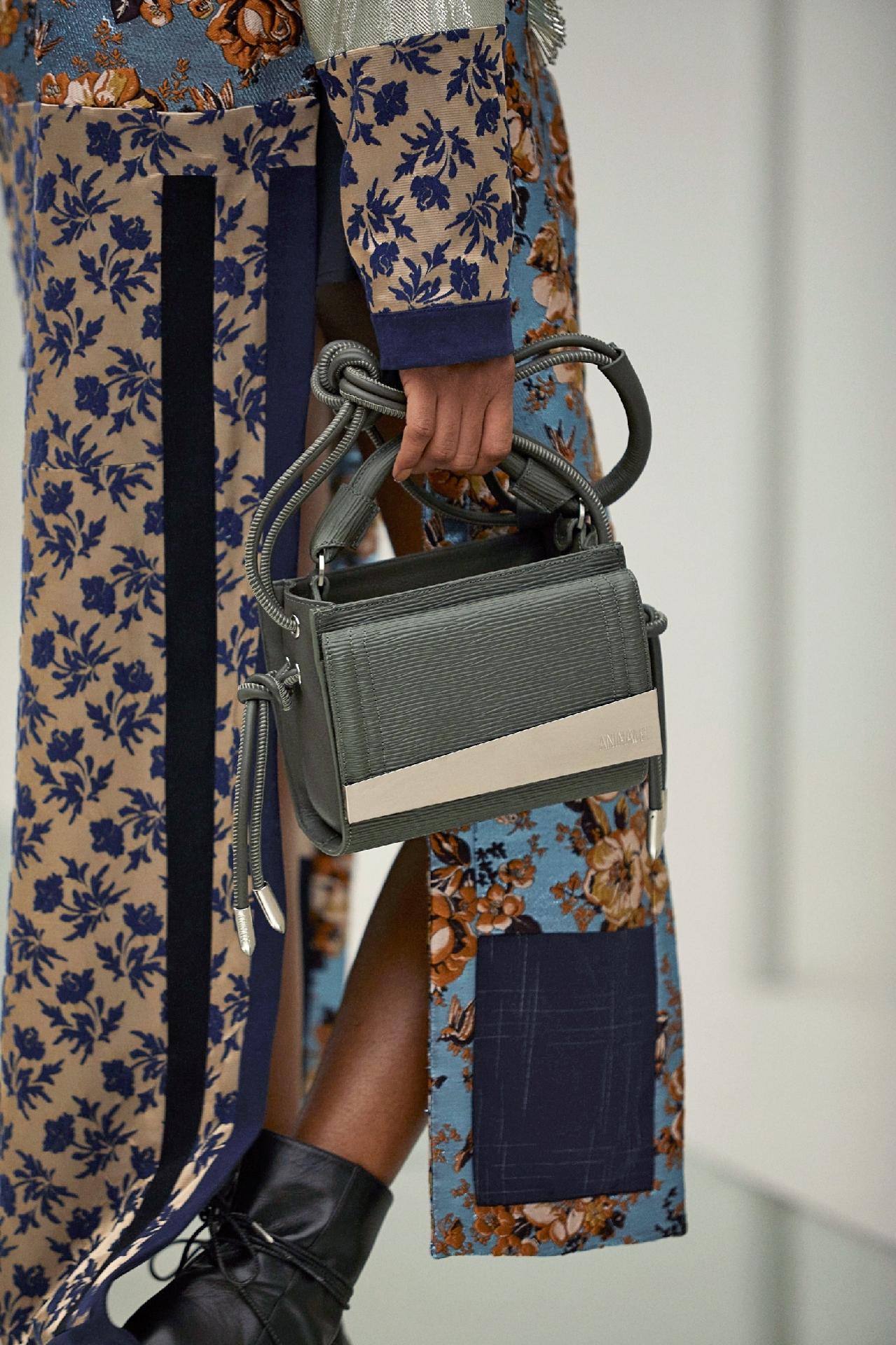 Bolsas - Animale - Divulgação/Agencia Fotosite