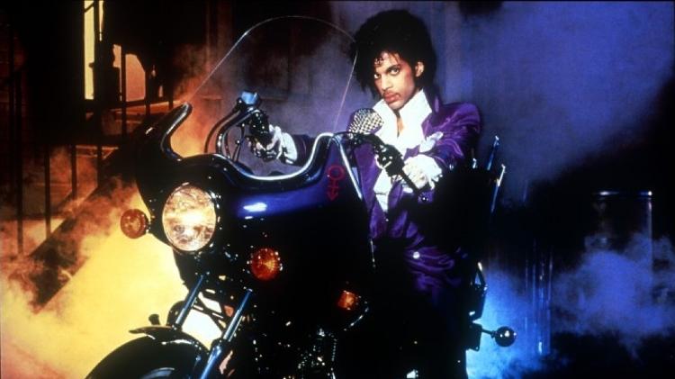 Prince em cena de "Purple Rain" Prince em cena de "Purple Rain"