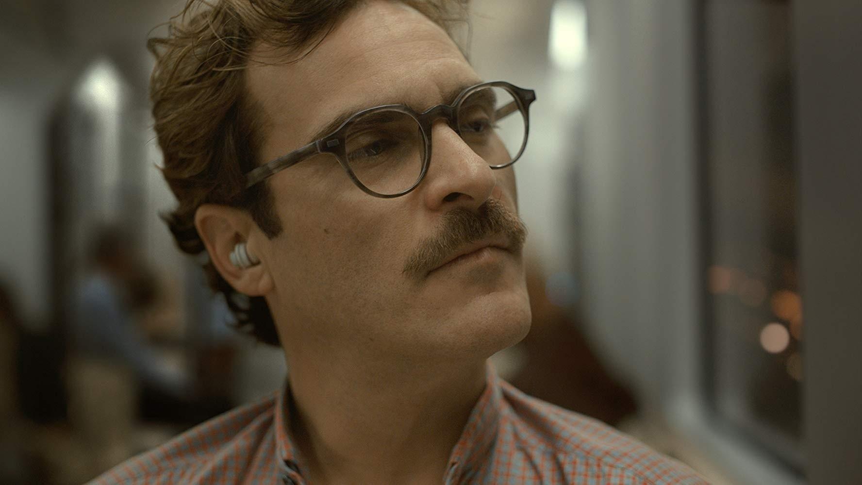 Joaquin Phoenix em "Ela" (2013) - Divulgação