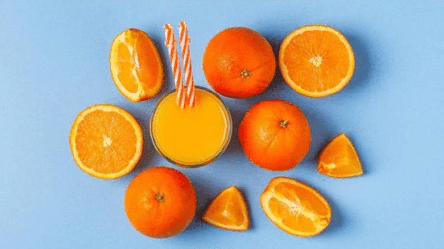 Dado que o suco de frutas tem a maior parte de sua fibra removida, sua frutose conta como "açúcares livres", que são menos saudáveis - GETTY IMAGES