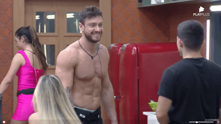 A Fazenda 2022: Vini reclama de falta d'água - Reprodução/Playplus - Reprodução/Playplus