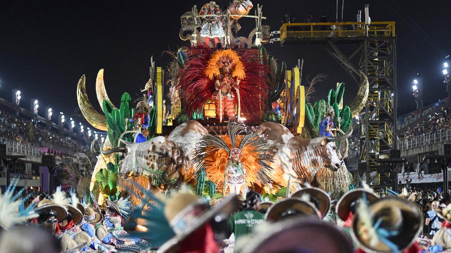 Imperatriz Leopoldinense, campeã do Carnaval do Rio 2023, no Desfile das Campeãs