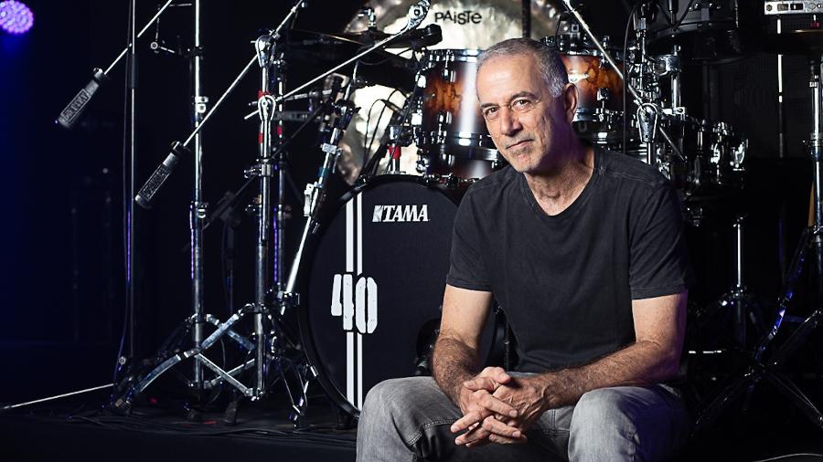 O baterista João Barone, que lança livro de memórias no qual conta história do início dos Paralamas