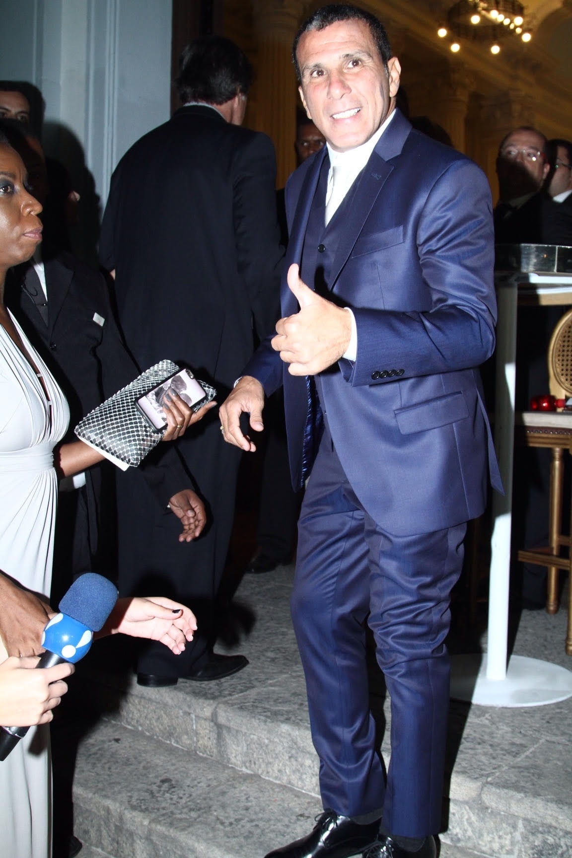 02.abr.2016 - Antes do casamento, o ator Eri Johnson conversou com a imprensa - Marcello Sá Barretto e Anderson Borde/AgNews