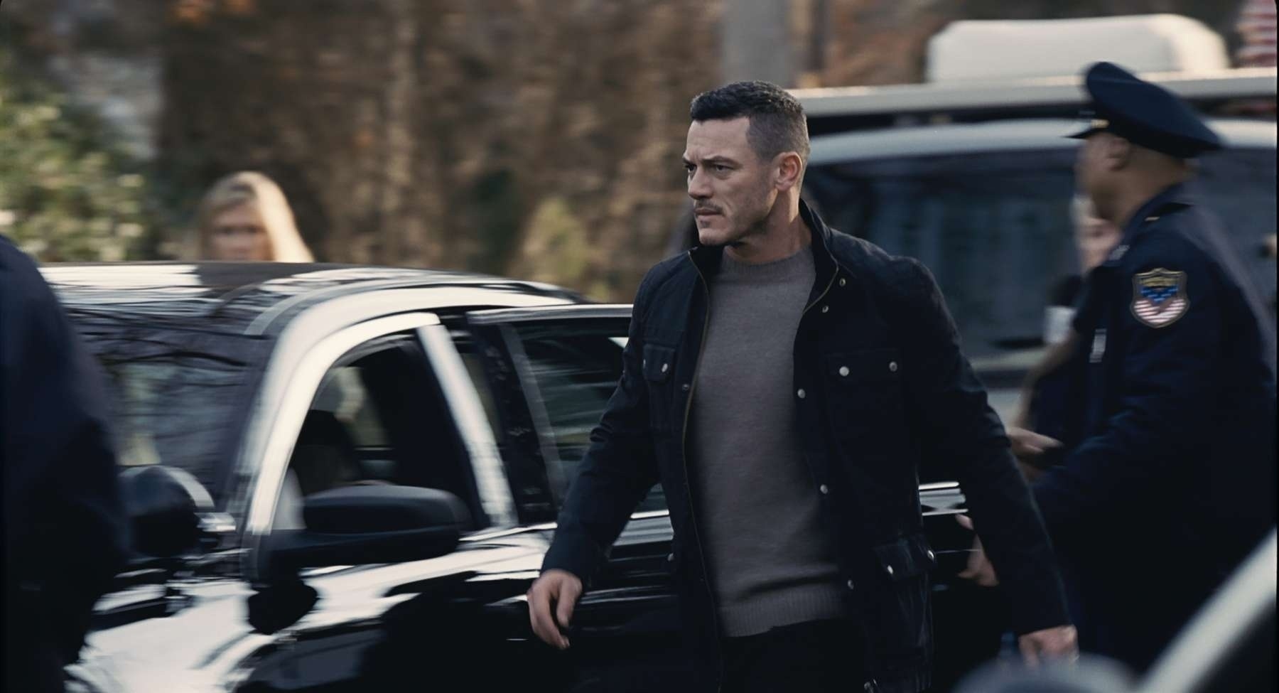 Luke Evans é Scott, marido de Megan, mulher que desaparece na trama de "A Garota no Trem" - Divulgação