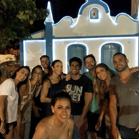 Ivete Sangalo com amigos - Reprodução/Instagram/ivetesangalo