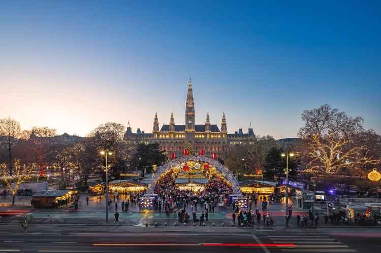 Mercado da Rathausplatz, em Viena: Nem mesmo a vibrante vida cultural da cidade conseguiu superar a de Copenhague Mercado da Rathausplatz, em Viena: Nem mesmo a vibrante vida cultural da cidade conseguiu superar a de Copenhague