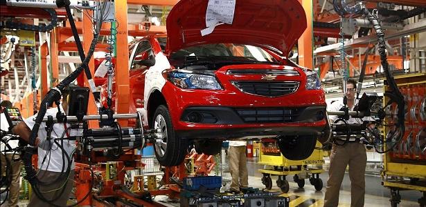 Exclusivo | Chevrolet Onix sofre com falta de peças e terá sua produção suspensa pela GM