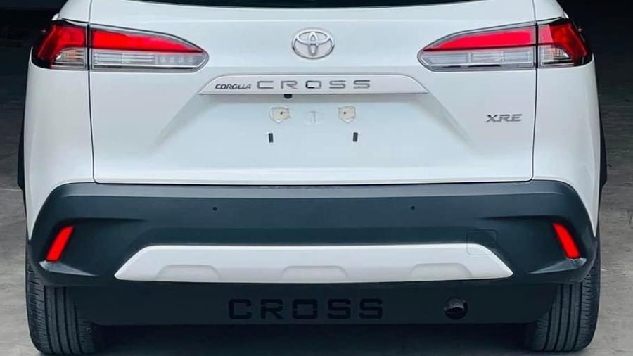 Spoiler para esconder escapamento do Toyota Corolla Cross - Reprodução