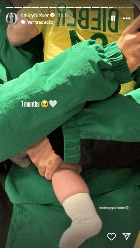 Hailey Bieber mostra filho vestido com a blusa do Brasil Hailey Bieber mostra filho vestido com a blusa do Brasil