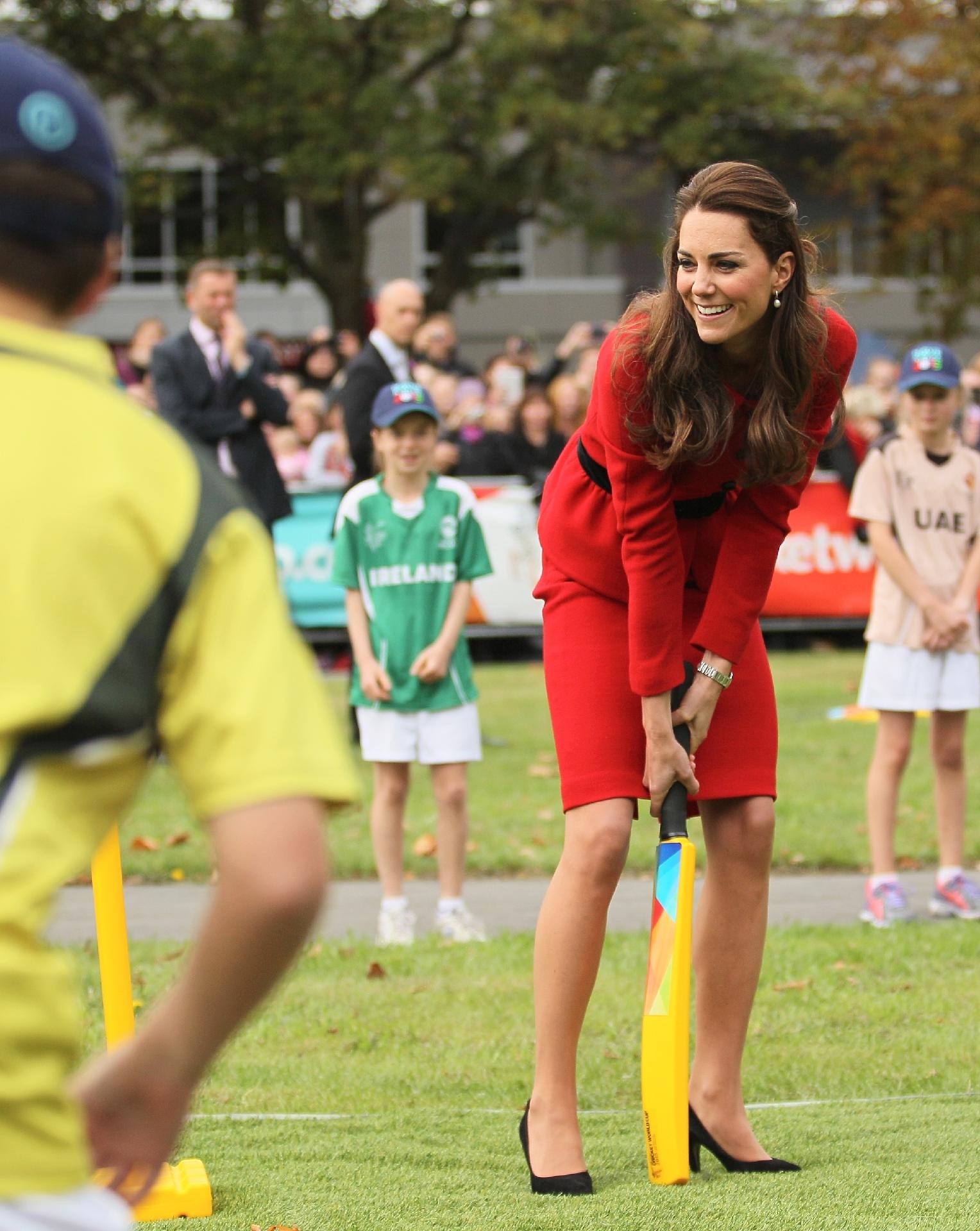 Kate Middleton jogando críquete na Nova Zelândia, em 2014 - Getty Images