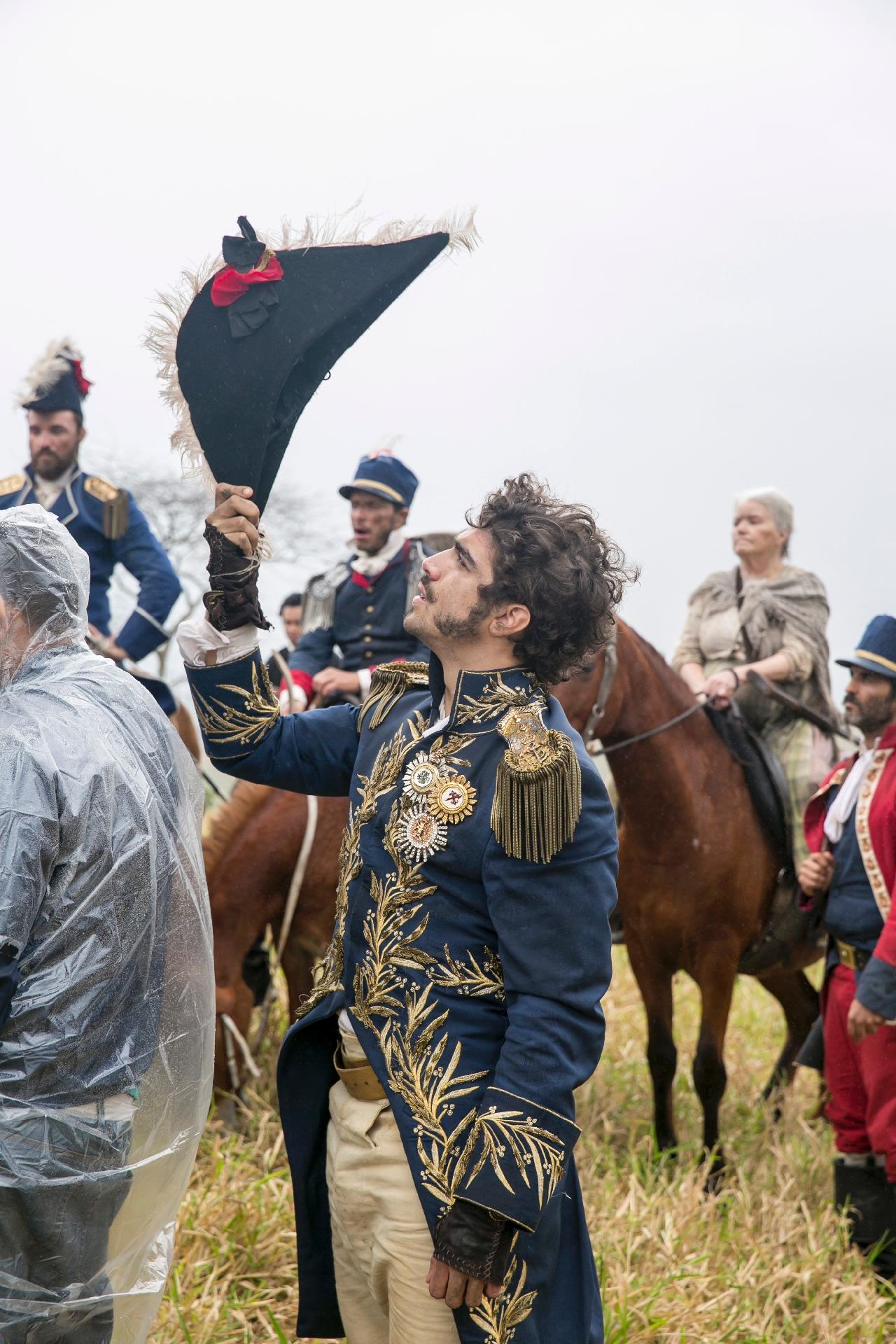 Caio Castro (Dom Pedro) durante cena da declaração da independência do Brasil em "Novo Mundo" - Rafael Campos/TV Globo