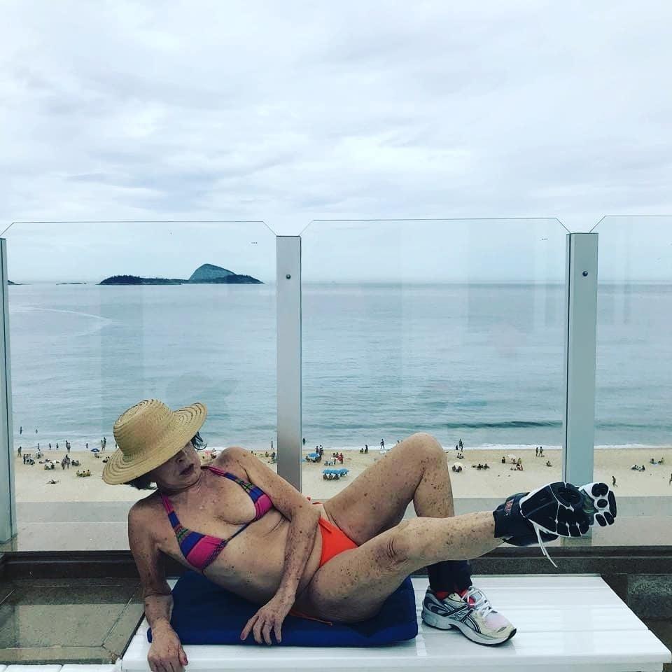 Famosas com mais de 50 anos provam que biquíni não tem idade - Reprodução/Instagram