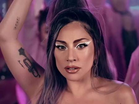 Delineador branco de Lady Gaga em videoclipe: como usar tendência?